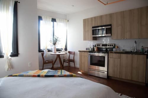 Billy Penn Studio at Kestrel Hotel, 