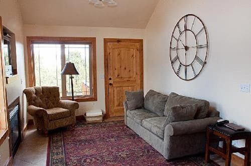 Stone Canyon Inn