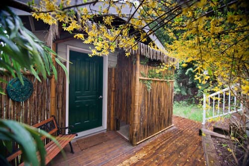 Madeira Park Oceanview Suites, 