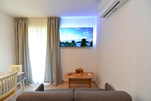 Apartments Elvis 1299, 