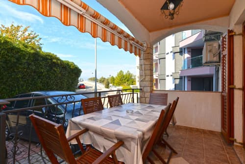 Apartments Elvis 1299, 