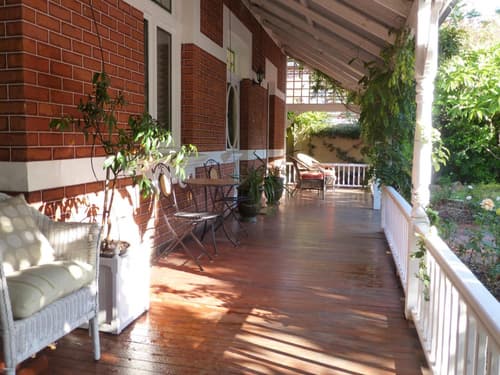 Lakeside Bed & Breakfast, 