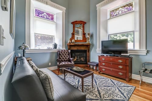 School House Bed and Breakfast C.1859, 