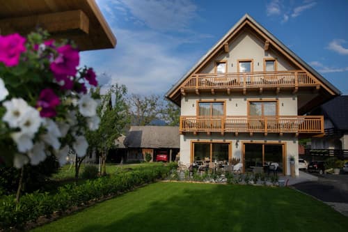 House Troha - Rooms & Apartments, 