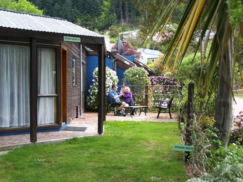 Queenstown Holiday Park Creeksyde