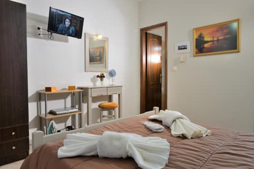 Artemis Apartments, 