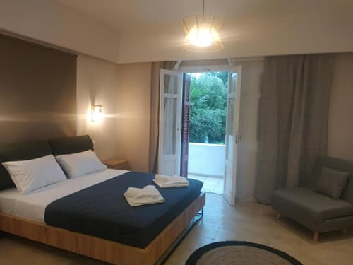 Elthimia's apartment, 