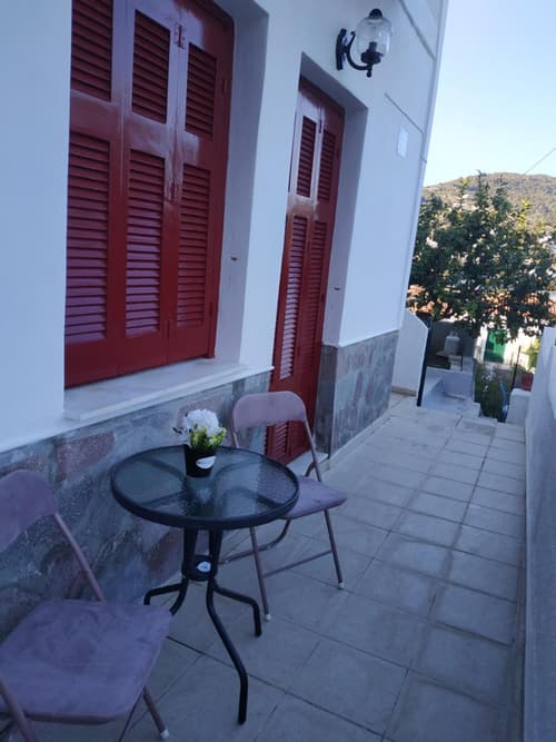 Elthimia's apartment, 