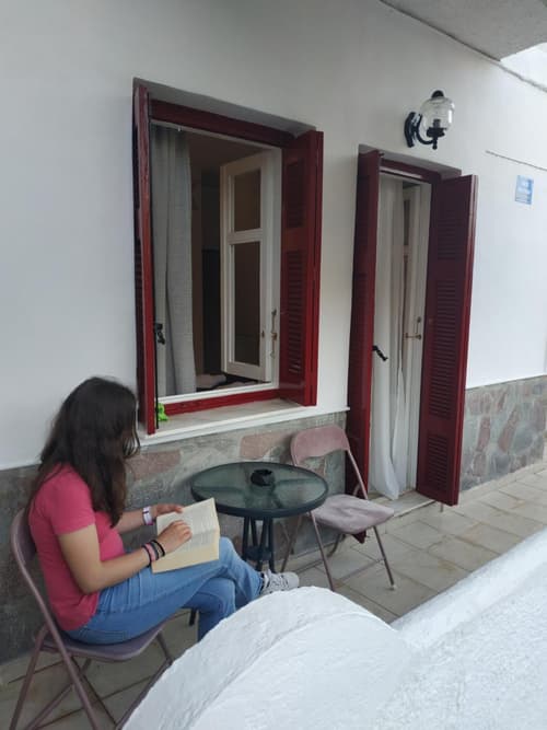 Elthimia's apartment, 