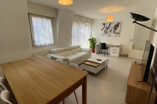 Le Bois Gentil - Grand appartement familial, proche de Genève et du Palexpo, 