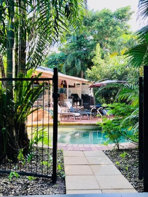 South Pacific Bed & Breakfast, 