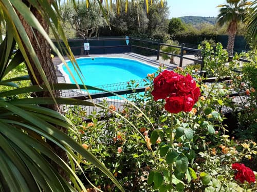 ApraHouseLoule Guesthouse, 