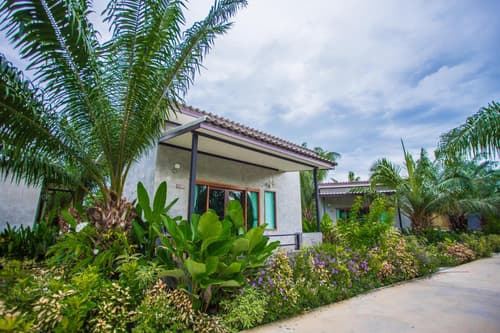 Palm Pran Resort