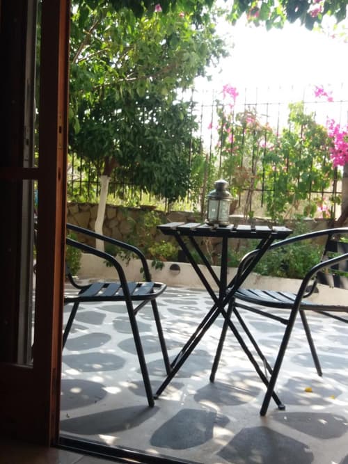 studio in garden