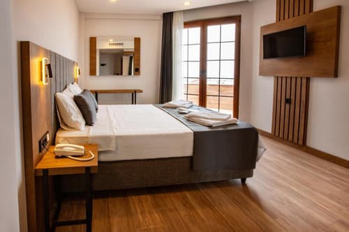 Grand Business Hotel, 