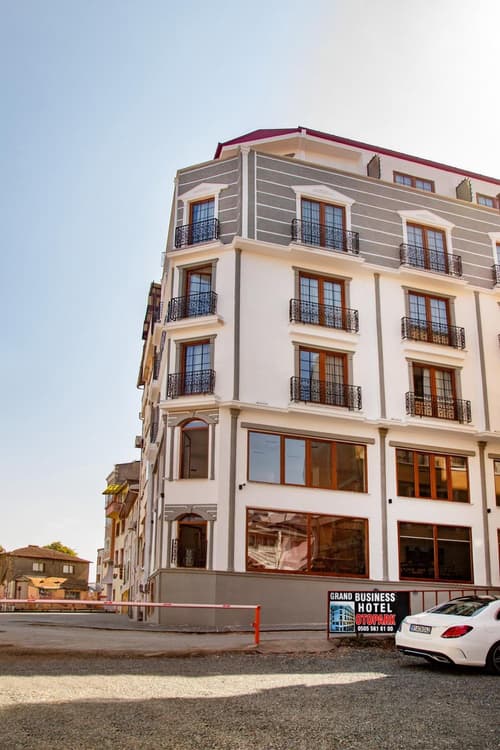 Grand Business Hotel, 