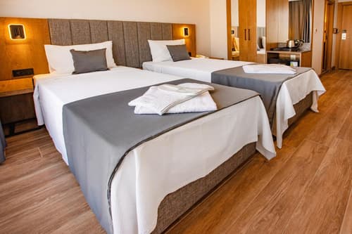 Grand Business Hotel, 