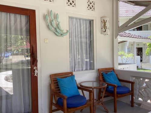 Juliantos by the sea