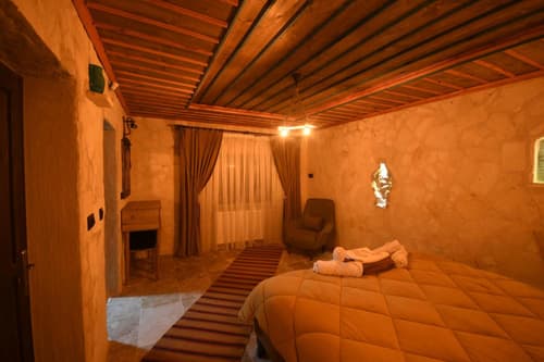 Stone Owl Otel & Restaurant