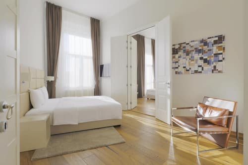 Lanterna Rooms City Center, 