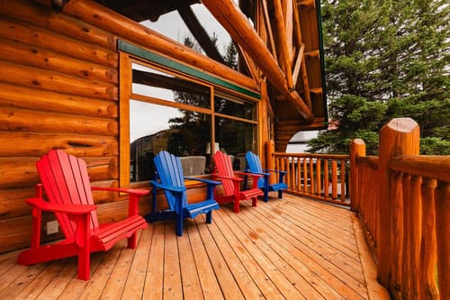 Overlander Mountain Lodge