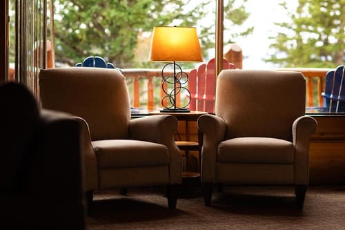 Overlander Mountain Lodge