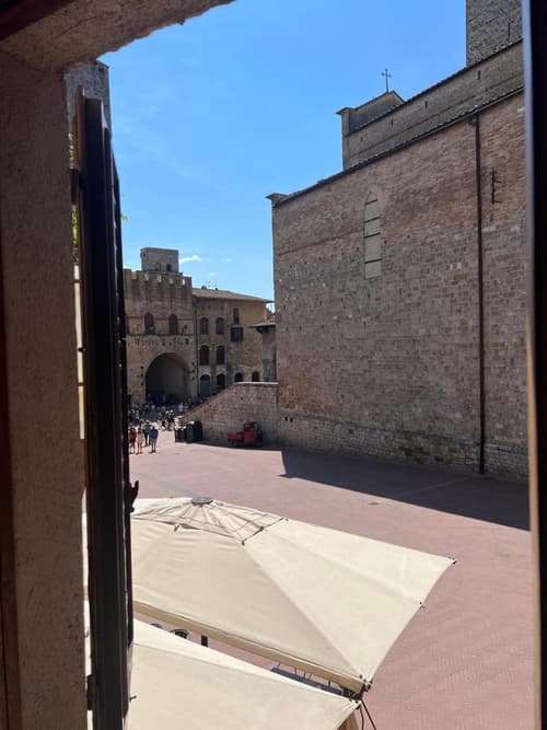 A La Casa Dei Potenti, 