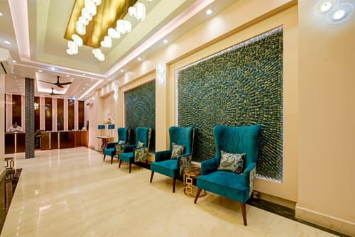 Hotel Pearl Plaza - In City Centre Connaught Place & Walk IN NDLS Station