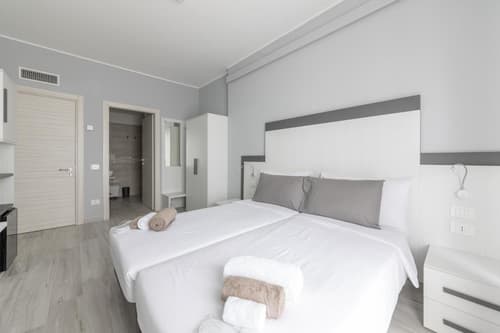 CHEZROMYK 2 the Kosher B&B