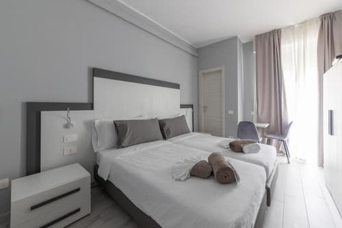 CHEZROMYK 2 the Kosher B&B