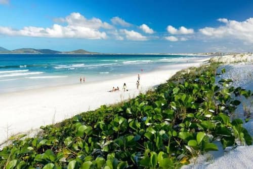 Ap Alecrim Praia do Forte Cabo Frio Pé na Areia3qt, 
