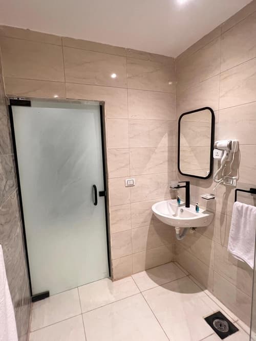 Pyramids Legend View Hotel, 