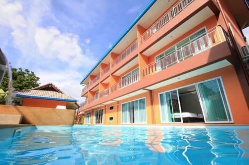 Lanta Fevrier Resort
