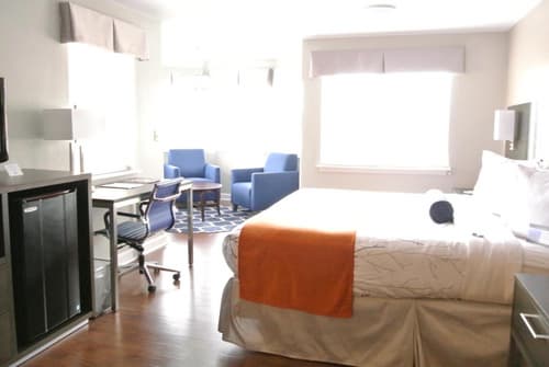 Guesthouse Inn & Suites Lexington