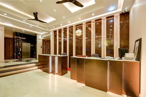 Hotel Pearl Plaza - In City Centre Connaught Place & Walk IN NDLS Station
