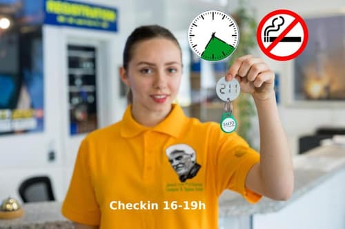 Space Hotel im Campus der JvP Schule, 