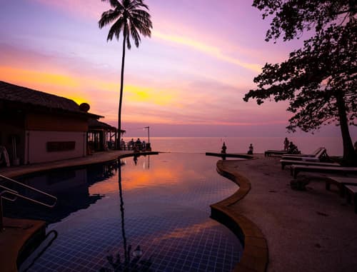 Lipa Lodge Beach Resort