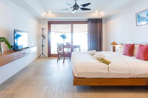 Lipa Lodge Beach Resort