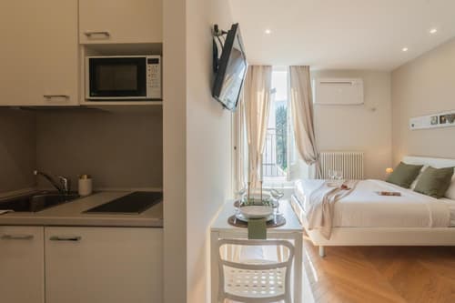 MT Studios by Rent All Como