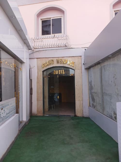 Grand Memphis & Roof Top Restaurant