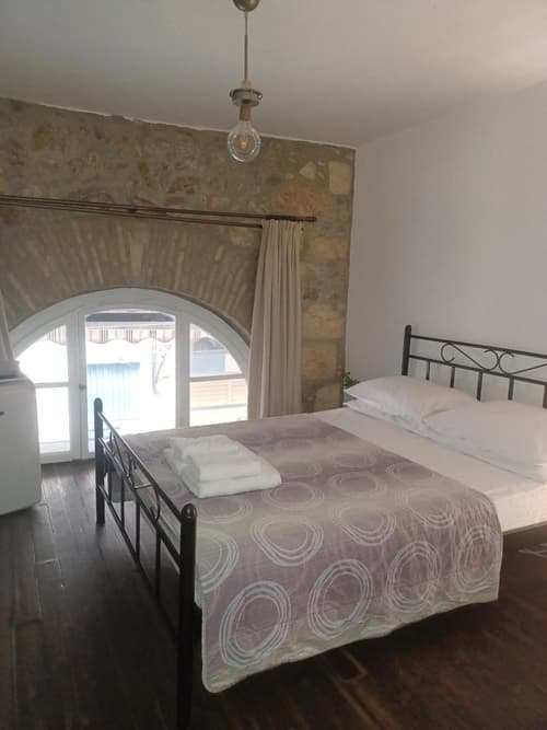 The monumental house, 