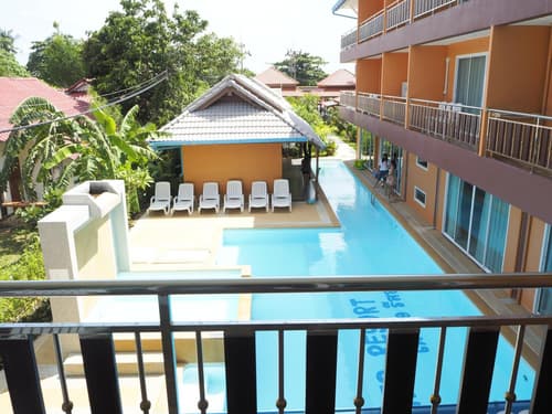 Lanta Fevrier Resort