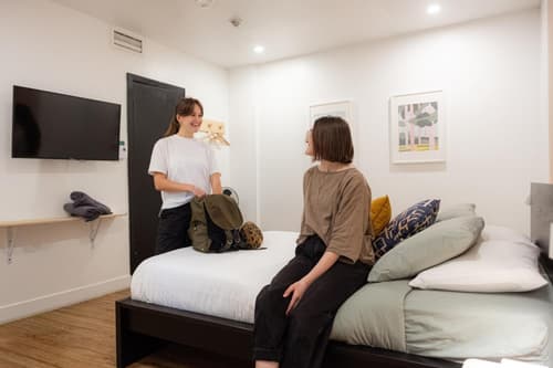 Auberge Saintlo Montréal Hostel