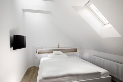 Hotel 100