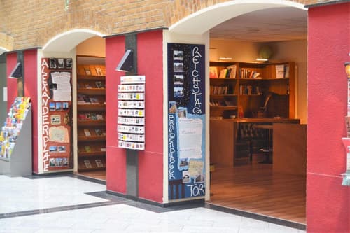 Singer109 Hostel, Hotel & Apartment