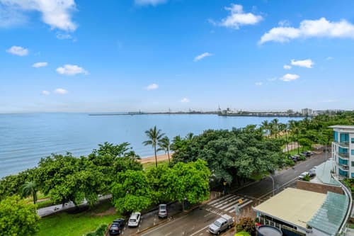 Aquarius on the Beach - Ocean Views Apartment 604