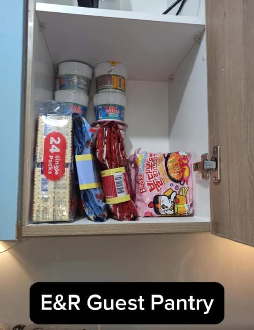 E & R Staycation Condotel near Mall of Asia, 