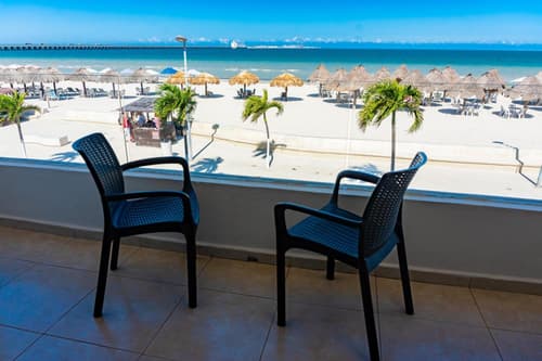 Hotel & Suites Domani