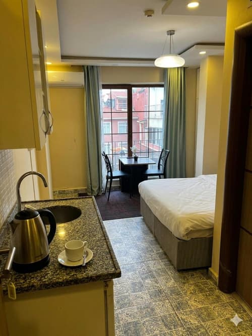 Red Tent Urban Suites