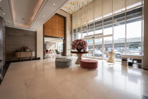Weekend Hotel Sari